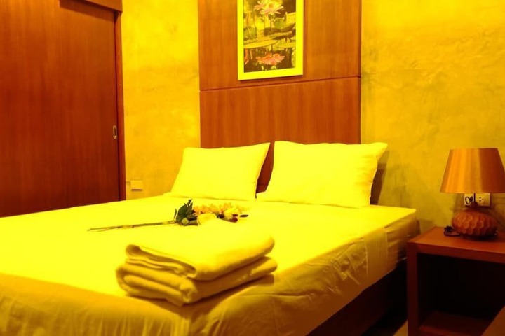 Room 12 of 66