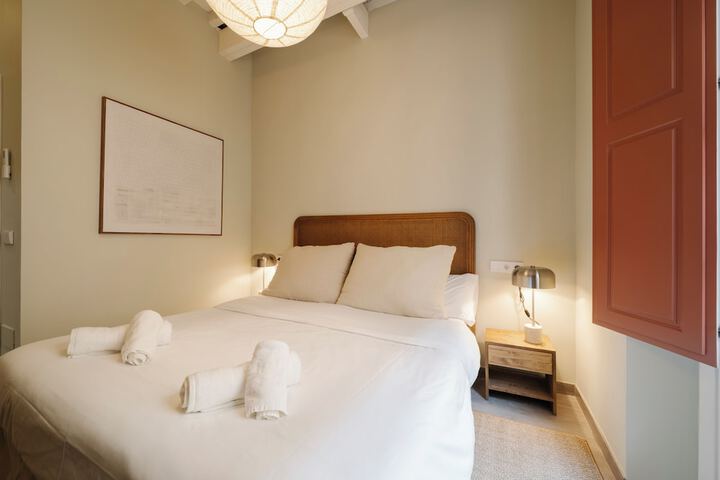 Room 4 of 28