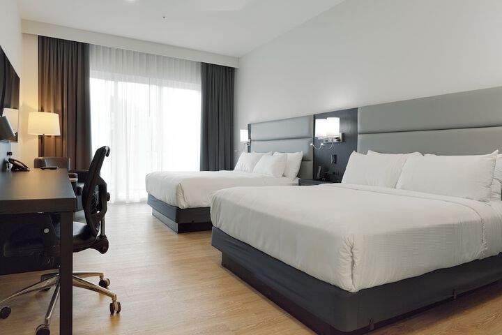 Residential 2 Queen Beds (3 of 5)