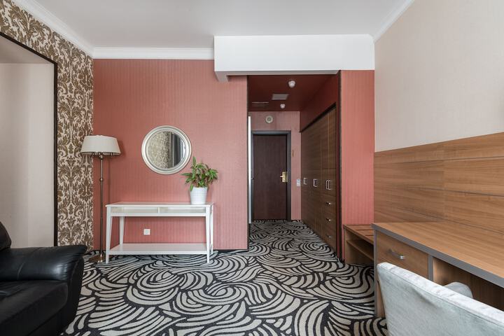Room 30 of 65