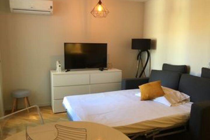 Room 168 of 200