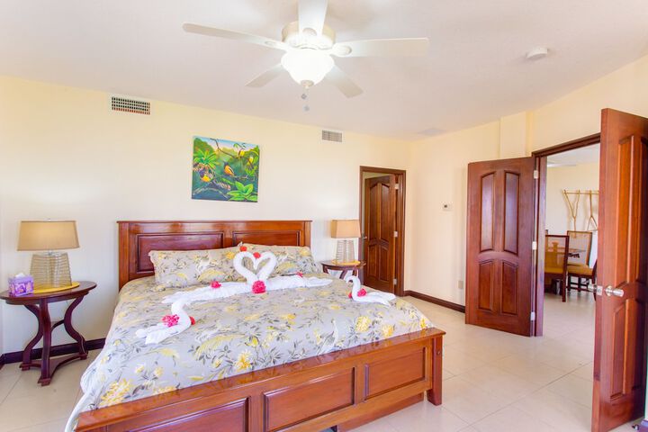 Room 8 of 328