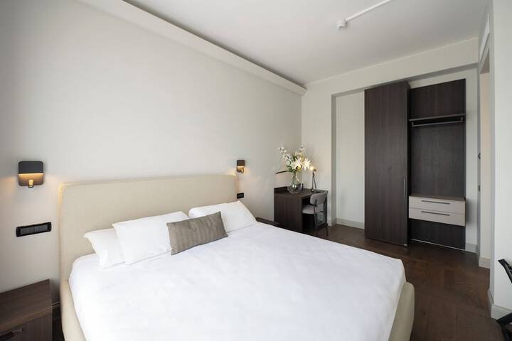 Room 27 of 60