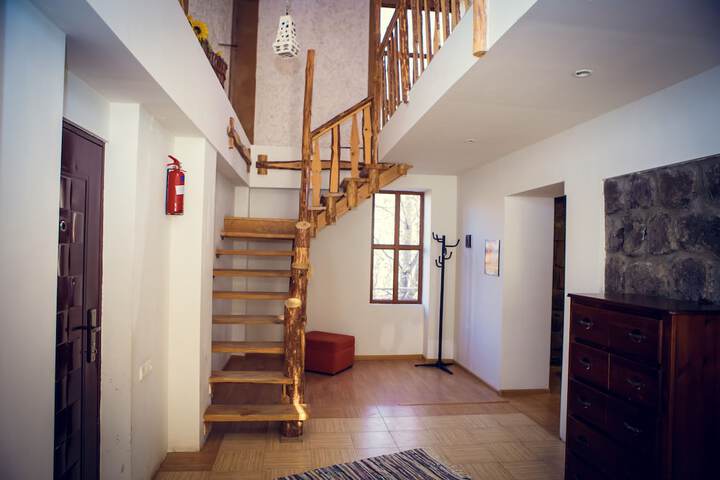 Hotel 2 of 103