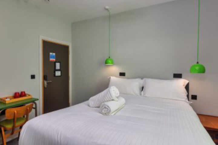 Room 40 of 109