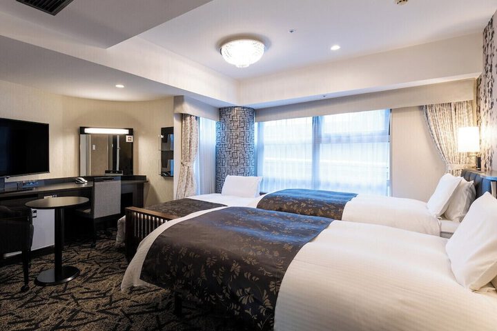 Room 10 of 90