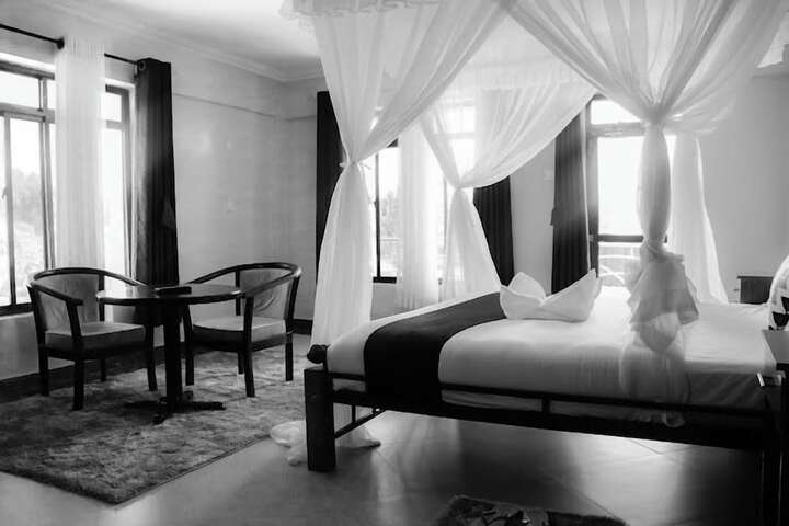 Room 17 of 80
