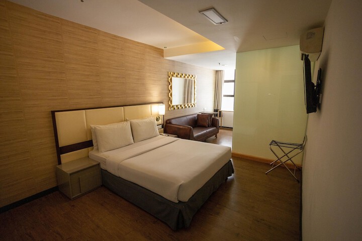 Room 26 of 110