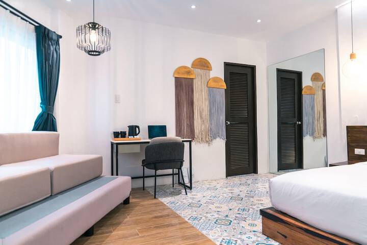 Room 14 of 65