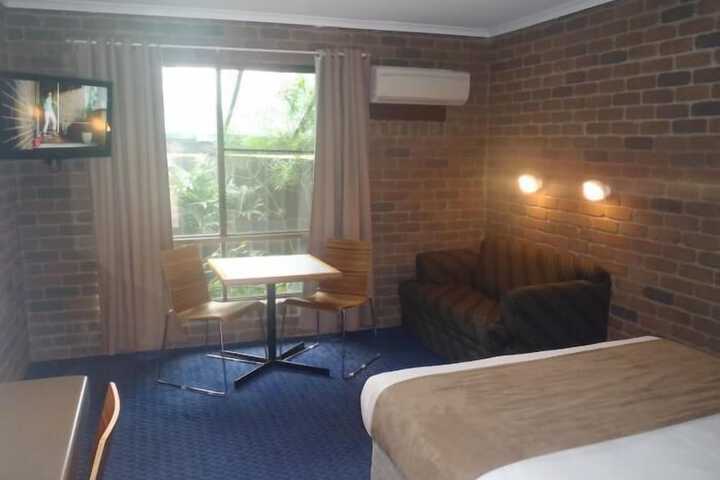 Room 25 of 61