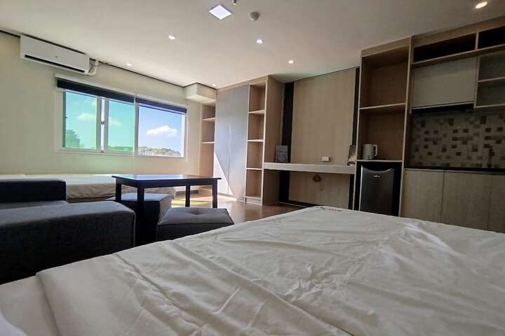 Room 9 of 29
