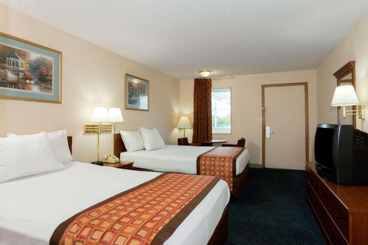 2 Double Bed Mobility Accessible (15 of 18)