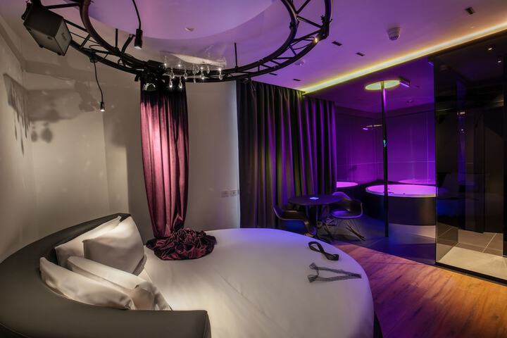 Room 46 of 74