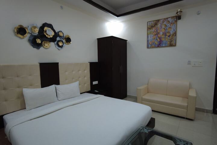Room 41 of 76