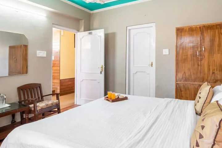 Room 12 of 33