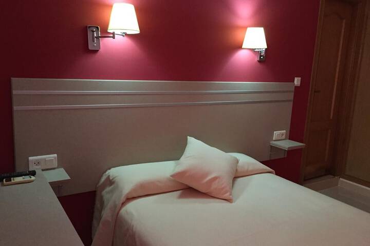 Room 11 of 48