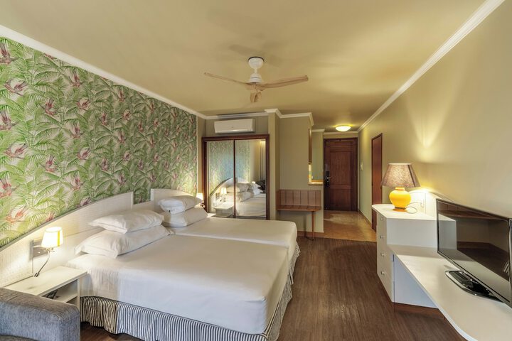 Room 9 of 42