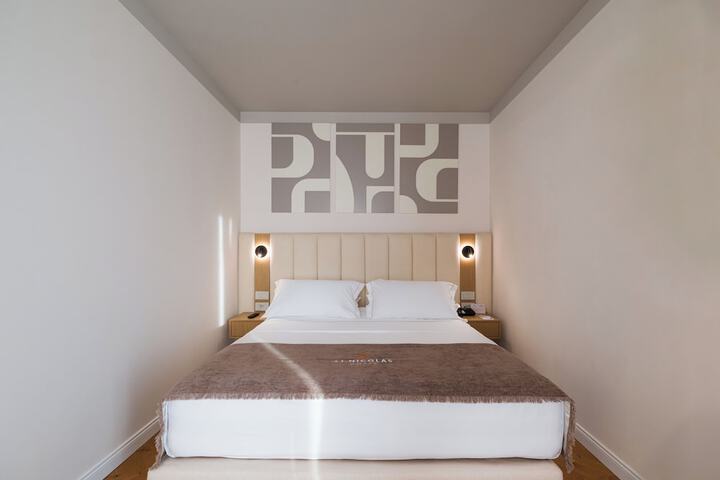 Room 15 of 109
