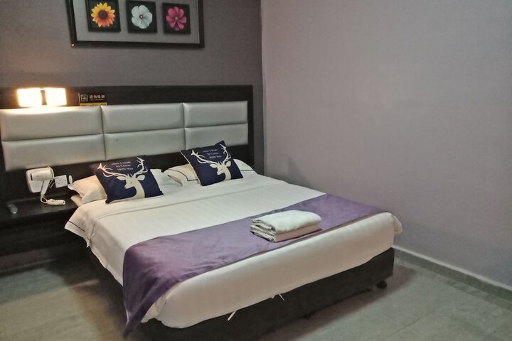 Room 7 of 30