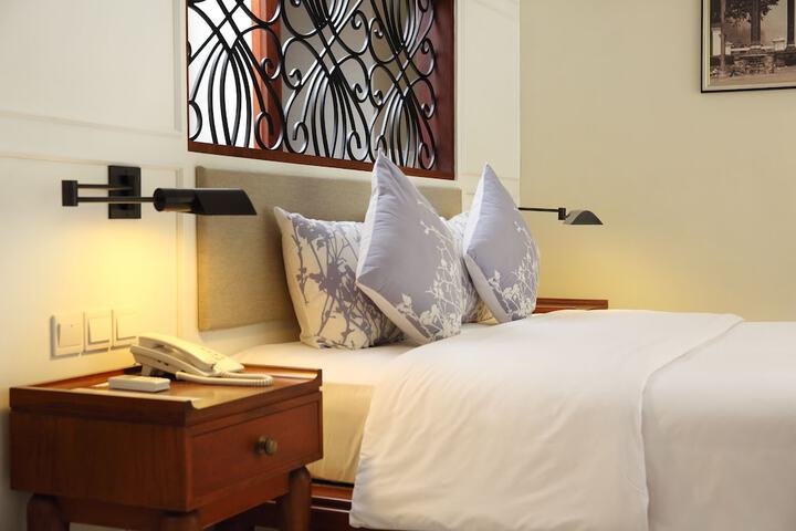 Room 3 of 47