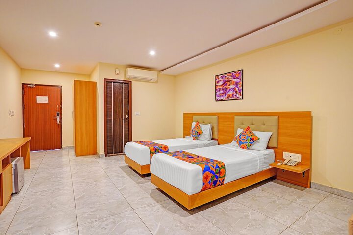 Room 13 of 30