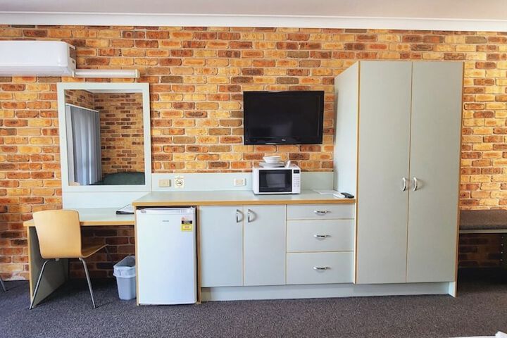 Room 12 of 63