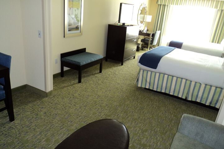 Double Accessible (5 of 6)