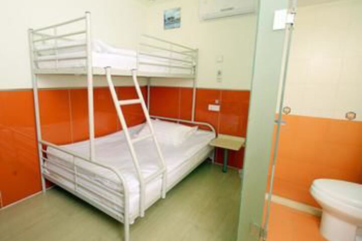 Room 12 of 38