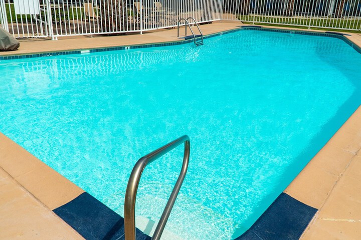 Pool 34 of 62