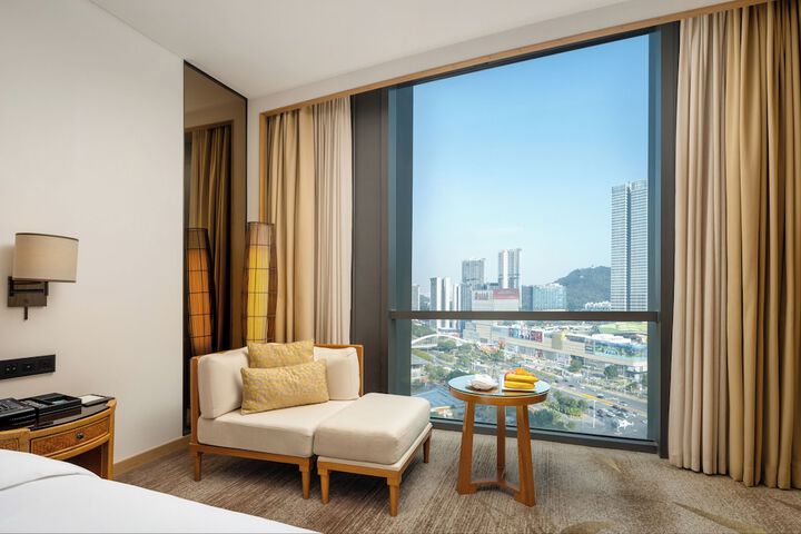 Room 10 of 75