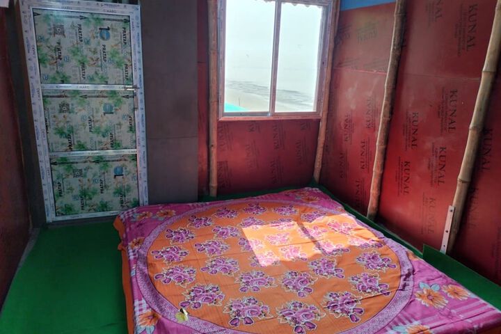 Room 8 of 17