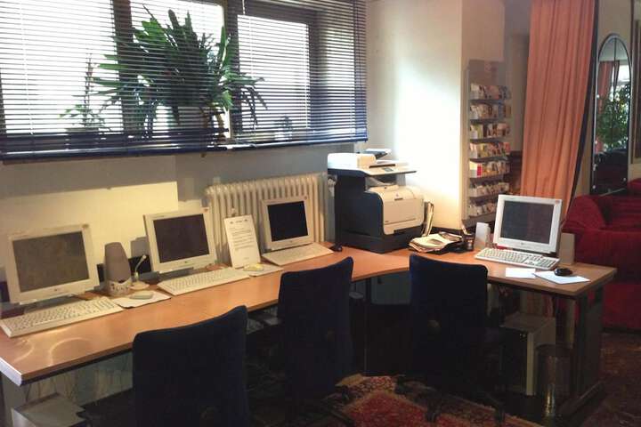 Business Center 53 of 54
