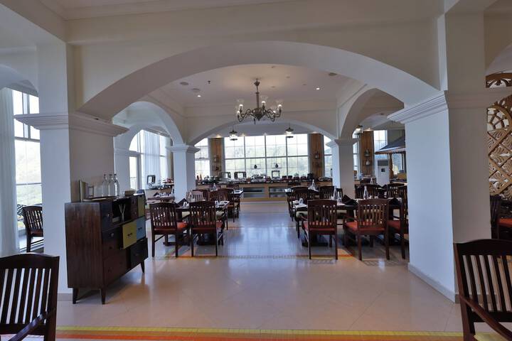 Dining 49 of 66