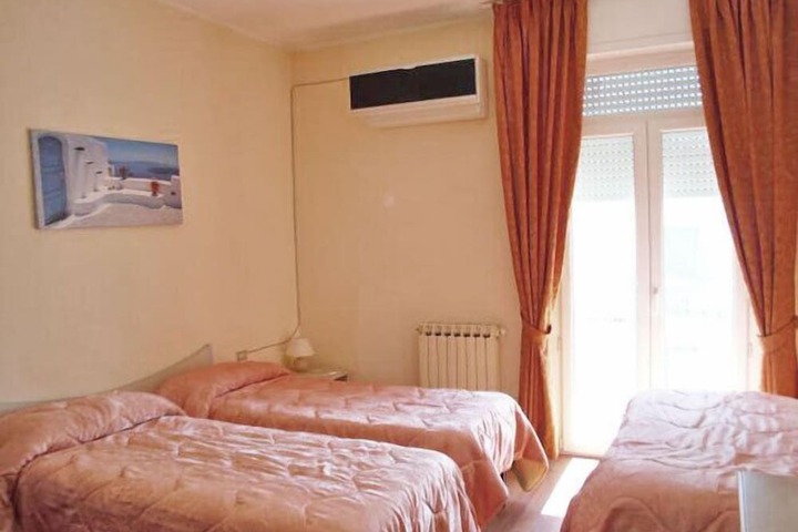 Room 13 of 44
