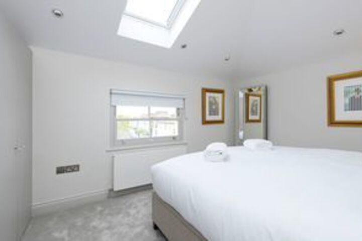 Room 8 of 30