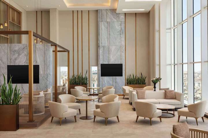 Lounge 29 of 36