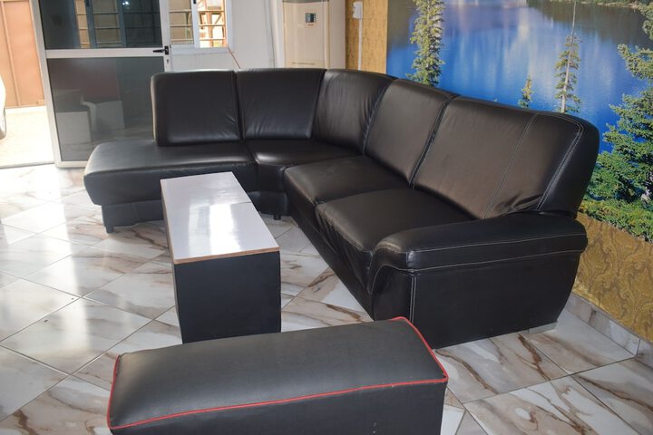 Lounge 36 of 41