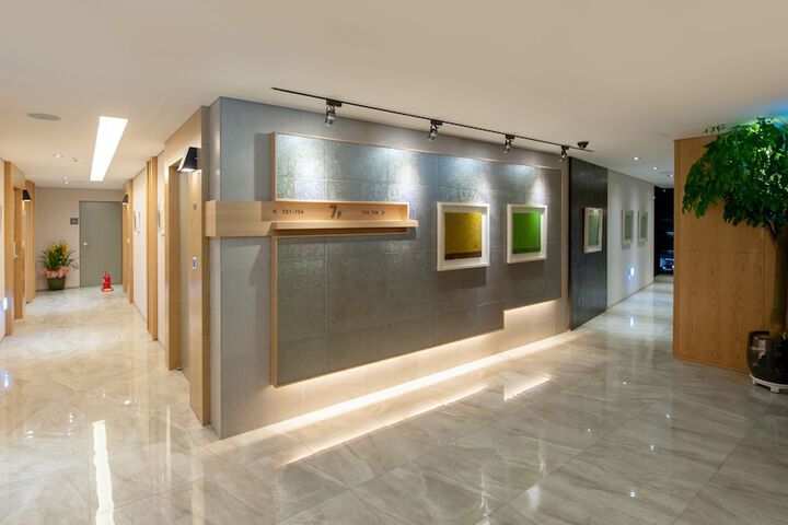 Ballroom/Hall 73 of 84