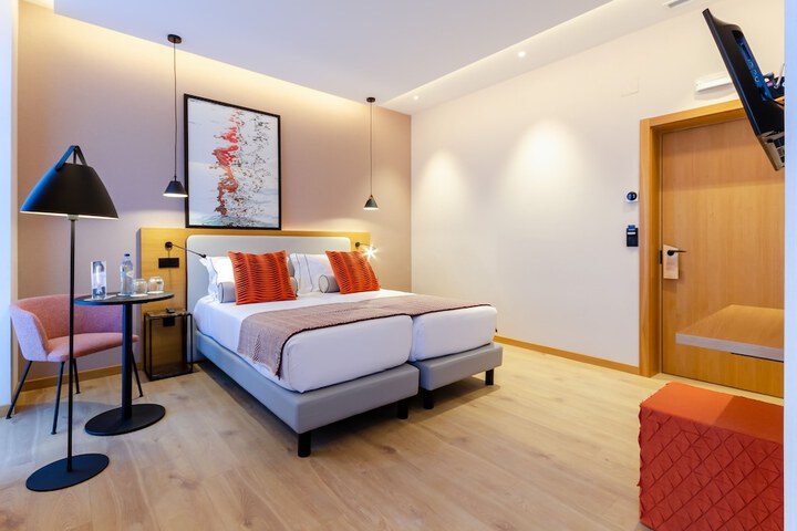 Room 45 of 99