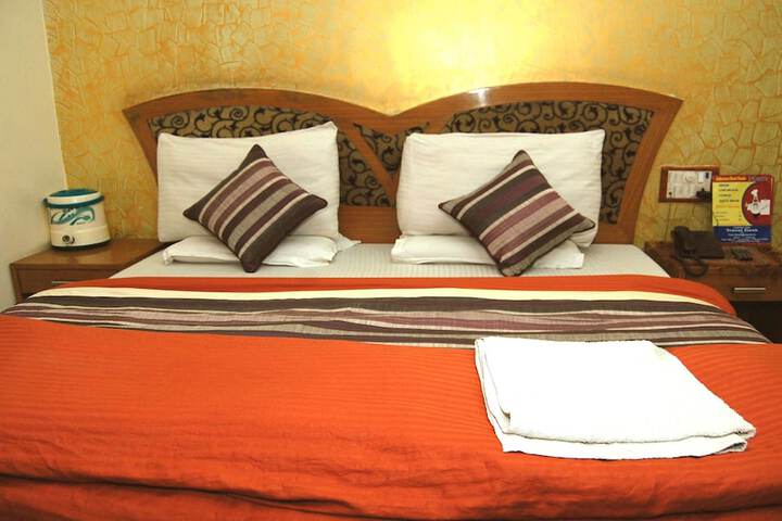 Room 13 of 35