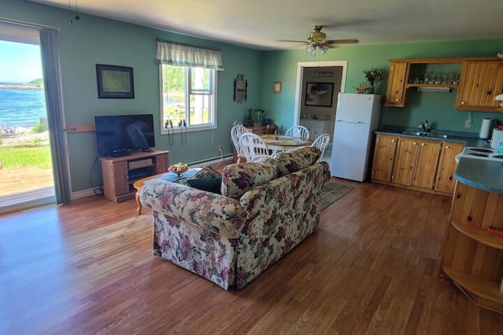 Room 32 of 67