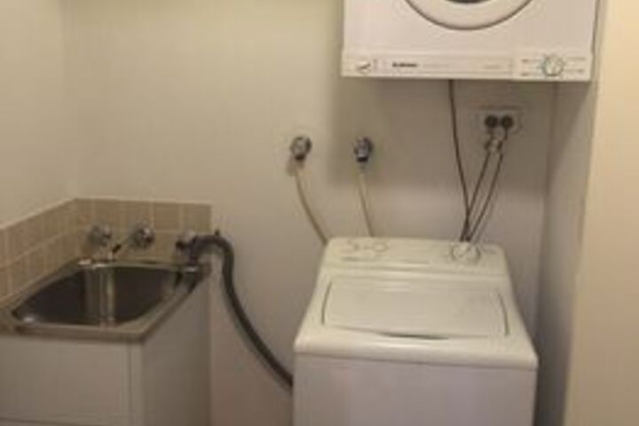 Room 32 of 35