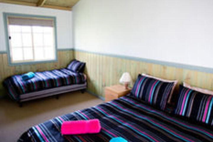 Room 9 of 16