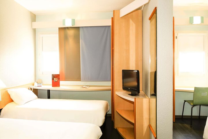 Room 12 of 79