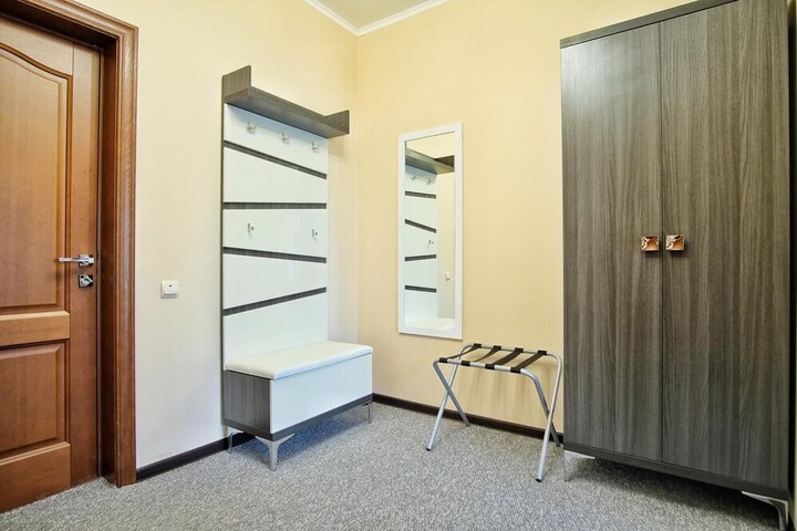 Room 6 of 38