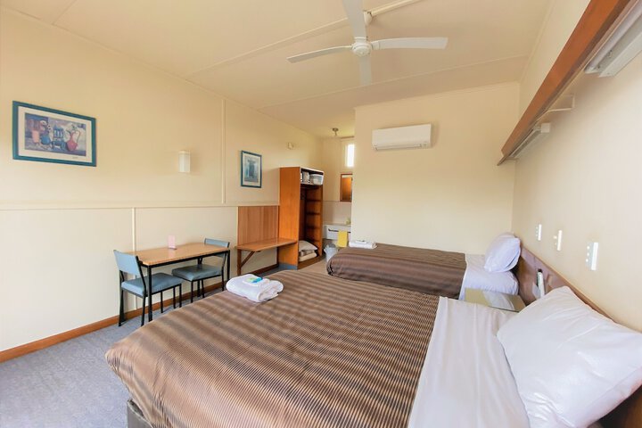 Room 9 of 34