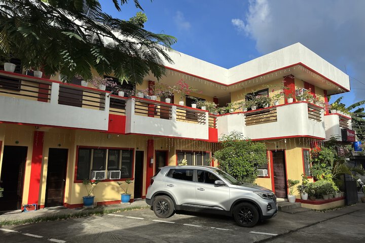 RedDoorz near Mariners Legazpi
