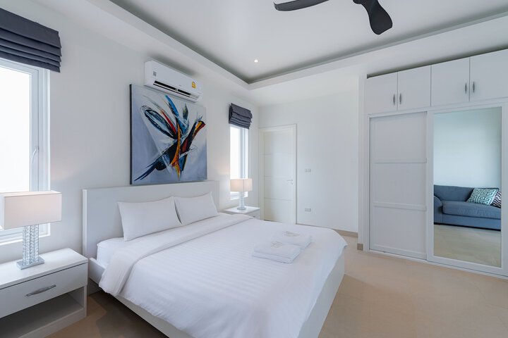 Room 2 of 29