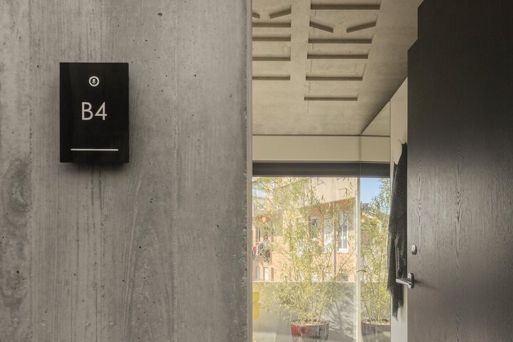 Room 6 of 129