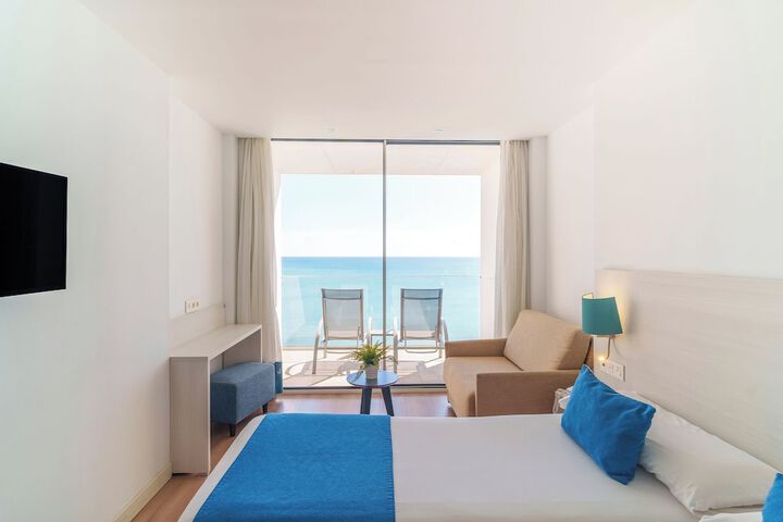 Room 4 of 52